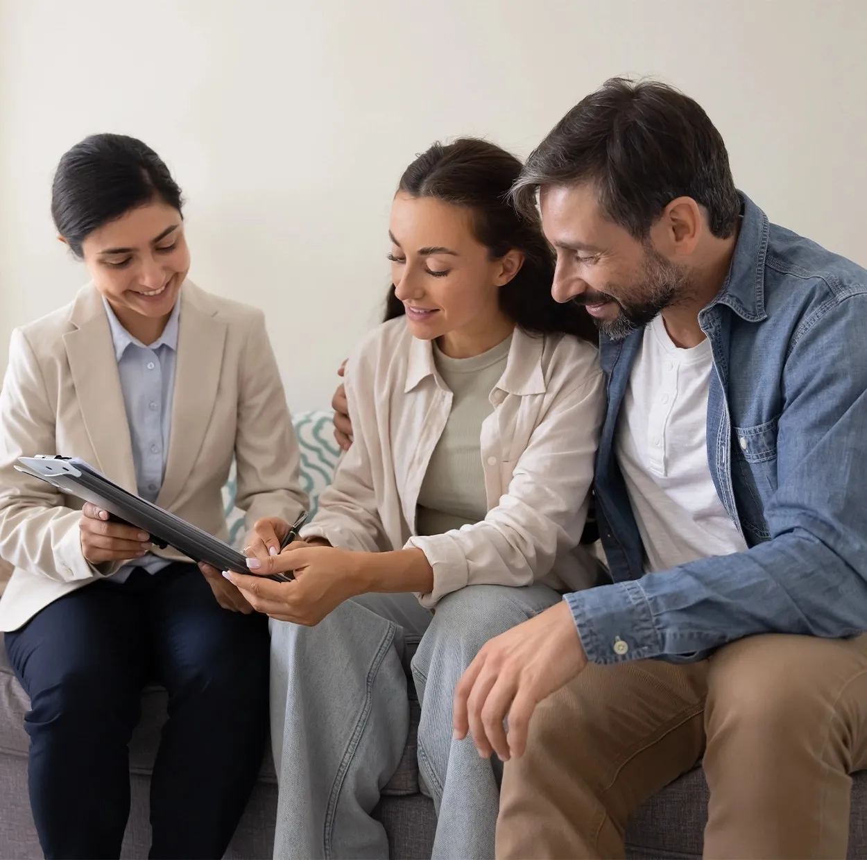 Houzzhunt valuation advisory experts assessing Dubai property